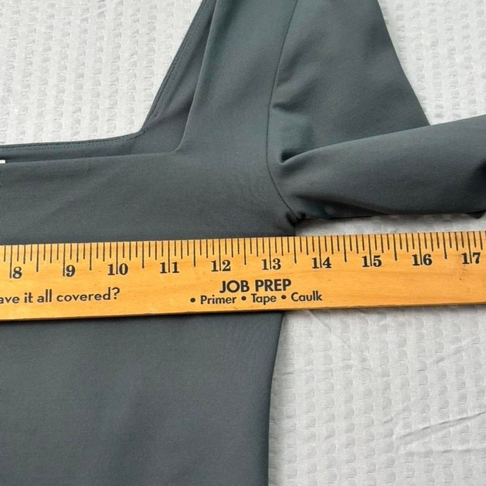 Babaton Aritzia Square Neck Long Sleeve Bodysuit Olive Green Size M Fitted 0273 - Picture 5 of 6